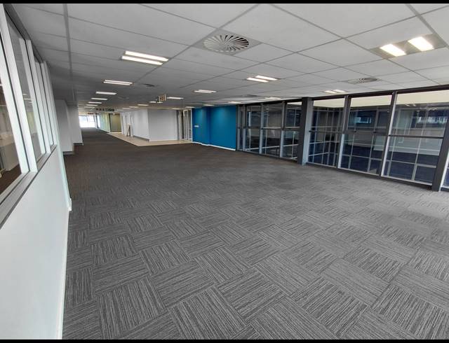 1,568M² OFFICE TO LET IN VORNA VALLEY